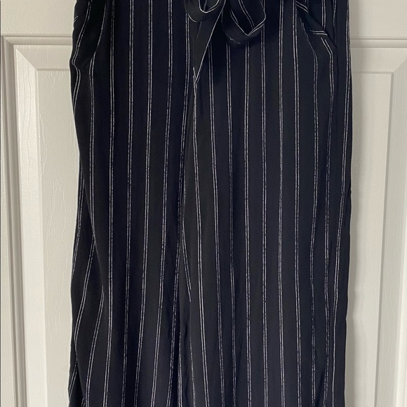 Wilfred Aritzia | Cropped Ankle Pants | size XS | striped - Picture 11 of 11
